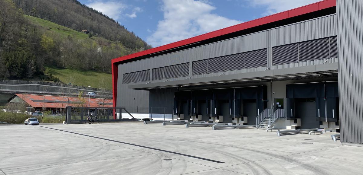 CH_Project_BU Buildings_Victorinox_Distributioncenter_truck delivery
