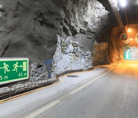 CH_BU Transportation_Tunnel Munt la Schera.jpg