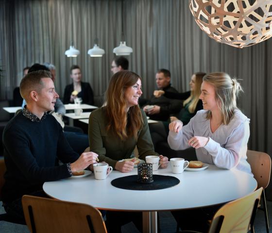 Colleagues in Örnsköldsvik having a coffee break