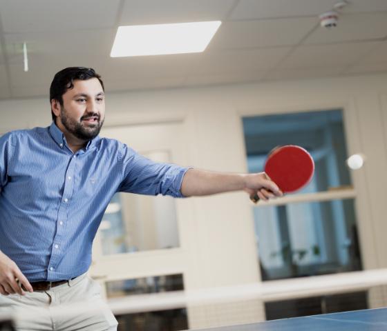 Taher Ebrahimzada plays ping pong